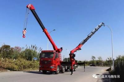 新宏昌重工集团创始人亲赴扬州工厂 为随车吊新品展前助阵