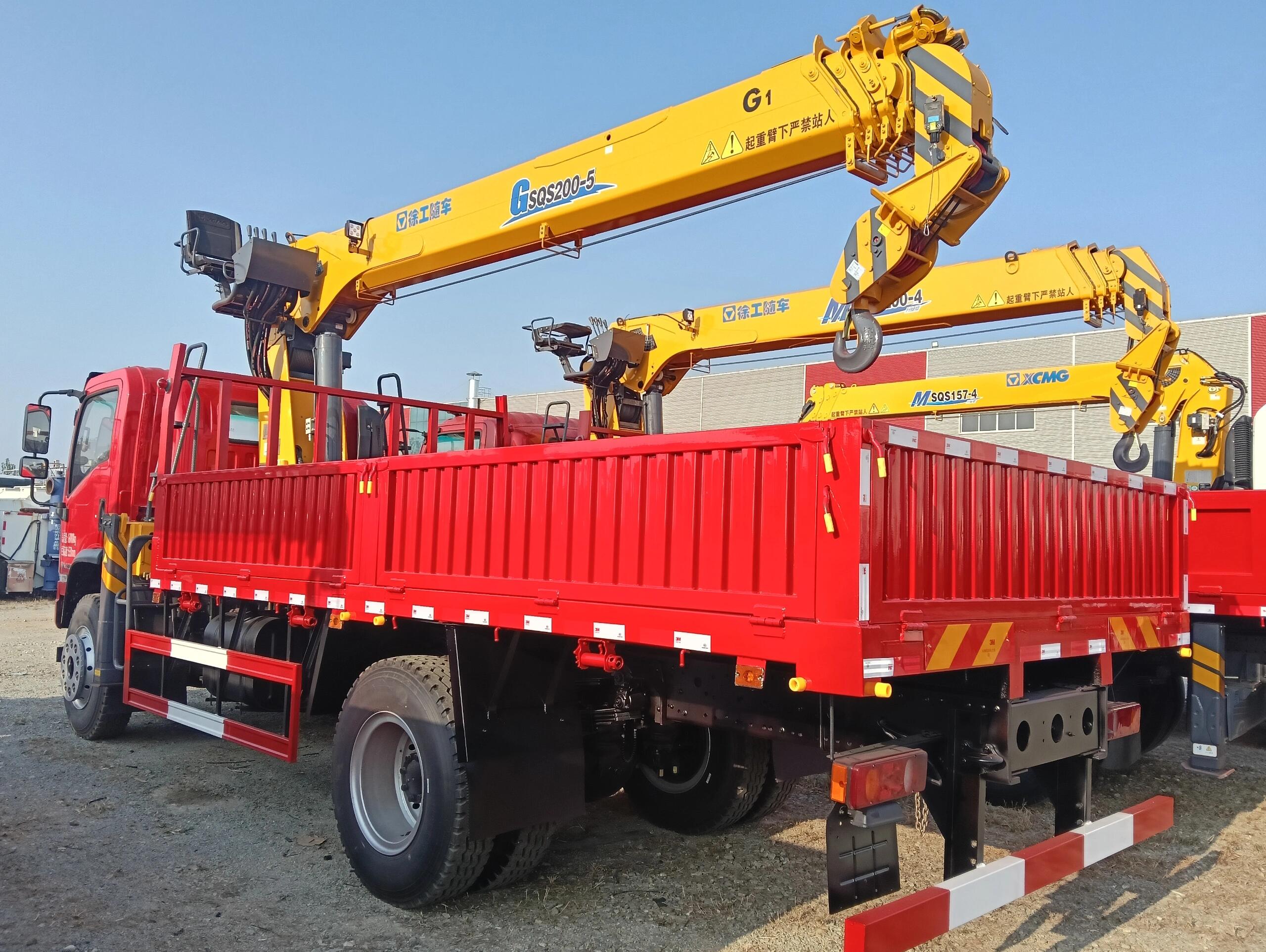 东风随车吊配徐工8吨5节臂 高效全能的高空作业利器